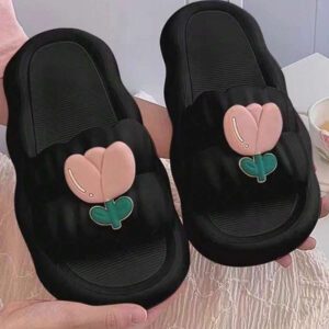 Nouveau modèle de mules Tulipe pour femmes et adolescentes, parfait pour le port d'intérieur en été, confortable et élégant pour une utilisation à la maison, design antidérapant, idéal pour les étudiants et les dortoirs, mignon