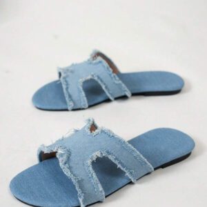 Chaussures ouvertes d'été pour femmes à bout ouvert pour l'été 2024, sandales plates à bout rond de grande taille à la mode pour une utilisation en extérieur
