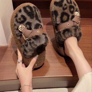 Nouvelles sandales à plateforme moelleuses pour femmes pour l'hiver 2025, Tongs à semelle épaisse et pointe fermée pour les filles de petite taille, Chaussures à enfiler surélevées pour le printemps, l'automne et le bureau à domicile, Taille 5-7