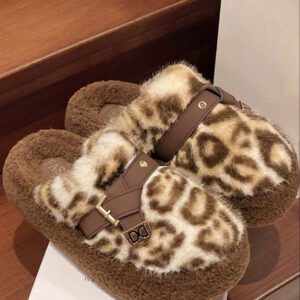 Nouvelles sandales à plateforme moelleuses pour femmes pour l'hiver 2025, Tongs à semelle épaisse et pointe fermée pour les filles de petite taille, Chaussures à enfiler surélevées pour le printemps, l'automne et le bureau à domicile, Taille 5-7