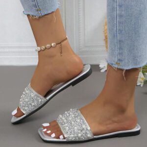 Sandales plates pour femmes avec strass et faux perles, nouvelle style d'été babies marron pantoufles chaussures pour tenue élégante et à la mode pour la Saint-Valentin