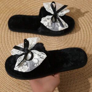 Chaussons en peluche pour femmes avec nœud papillon pour le printemps/l'automne/l'hiver, chaussures légères et silencieuses à enfiler pour récupération post-partum à porter à l'intérieur