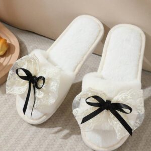 Chaussons en peluche pour femmes avec nœud papillon pour le printemps/l'automne/l'hiver, chaussures légères et silencieuses à enfiler pour récupération post-partum à porter à l'intérieur