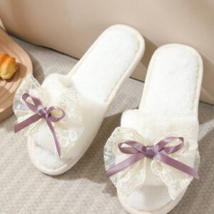 Chaussons en peluche pour femmes avec nœud papillon pour le printemps/l'automne/l'hiver, chaussures légères et silencieuses à enfiler pour récupération post-partum à porter à l'intérieur