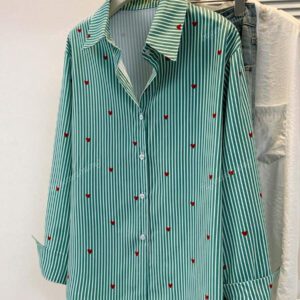 Chemise à col polo à imprimé cœur et rayures pour femme - Chemisier casual à manches longues à boutons pour les vacances, Tenue de tous les jours pour le printemps, l'été et l'automne