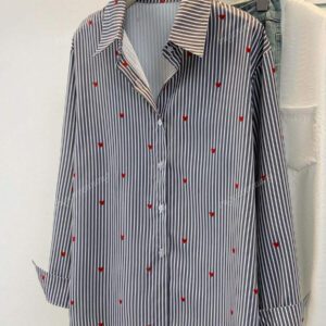 Chemise à col polo à imprimé cœur et rayures pour femme - Chemisier casual à manches longues à boutons pour les vacances, Tenue de tous les jours pour le printemps, l'été et l'automne