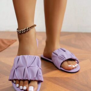 Sandales plates mode femme, tressées 2025 Nouveau modèle floral d'été à bout rond, mules à enfiler