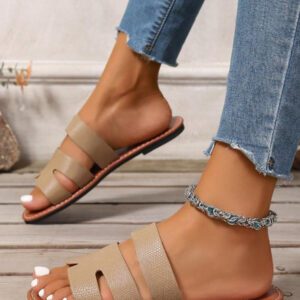 Nouvelles sandales de printemps/été de la marque, sandales plates décontractées à la mode pour femmes, sandales style romain à enfiler, noir/beige/marron. Sandales compensées rétro élégantes avec strass, recommandées par des blogueuses, chaussures de plage, mules minimalistes d'intérieur/extérieur, sandales plates avec décoration métallique motif crocodile