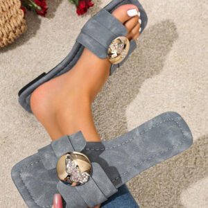 Nouvelles sandales de printemps/été de la marque, sandales plates décontractées à la mode pour femmes, sandales style romain à enfiler, noir/beige/marron. Sandales compensées rétro élégantes avec strass, recommandées par des blogueuses, chaussures de plage, mules minimalistes d'intérieur/extérieur, sandales plates avec décoration métallique motif crocodile