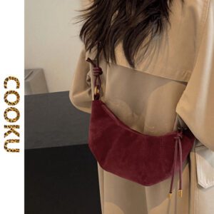 Sac bandoulière de haute qualité avec design en corne de bœuf mate, sac à main de femme de style unique et petit pour la sortie