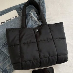 Nouveau sac à bandoulière matelassé et rembourré, grand sac fourre-tout à carreaux brodés avec courroie à chaîne en métal, sac à bandoulière décontracté, sac polyvalent de grande capacité en couleur unie pour femmes, usage quotidien élégant, sacs fourre-tout pour étudiants, plusieurs compartiments, parfait pour la plage, l'école, le travail et l'usage quotidien