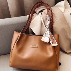 Sac à main polyvalent de couleur unie pour femmes, grand sac à bandoulière en PU Malist avec décoration d'écharpe de soie, sacs fourre-tout légers et de grande capacité pour le travail de bureau quotidien, sac fourre-tout carré mode et imperméable, cadeau de vacances pour maman, sac d'école, grande capacité, portable, décontracté chic, convient aux adolescentes, aux étudiantes, aux employés de bureau, parfait pour la rentrée scolaire, le collège, le lycée, le travail, les affaires, les trajets