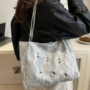 Sac à main polyvalent de couleur unie pour femmes, grand sac à bandoulière en PU Malist avec décoration d'écharpe de soie, sacs fourre-tout légers et de grande capacité pour le travail de bureau quotidien, sac fourre-tout carré mode et imperméable, cadeau de vacances pour maman, sac d'école, grande capacité, portable, décontracté chic, convient aux adolescentes, aux étudiantes, aux employés de bureau, parfait pour la rentrée scolaire, le collège, le lycée, le travail, les affaires, les trajets