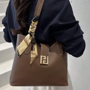 Nouveau sac à main d'épaule grande capacité à la mode pour l'été 2025, sac fourre-tout pour le travail, avec écharpe offerte (la couleur de l'écharpe est livrée au hasard)