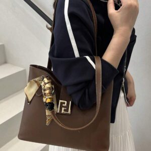 Nouveau sac à main d'épaule grande capacité à la mode pour l'été 2025, sac fourre-tout pour le travail, avec écharpe offerte (la couleur de l'écharpe est livrée au hasard)