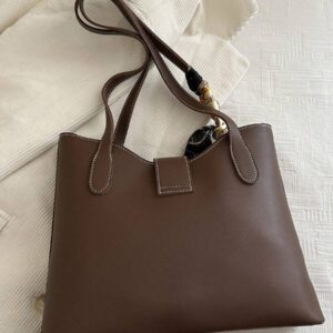 Nouveau sac à main d'épaule grande capacité à la mode pour l'été 2025, sac fourre-tout pour le travail, avec écharpe offerte (la couleur de l'écharpe est livrée au hasard)