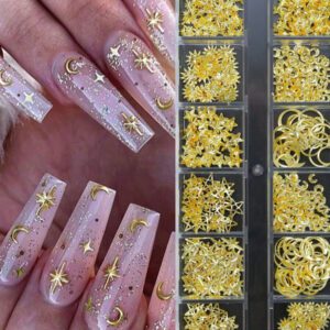 1 boîte de rivets en forme d'étoile, de lune, de cœur et de triangle pour la décoration des ongles des doigts et des orteils. Bijoux de clou d'art 3D en métal doré de style punk. 6 grilles de paillettes et breloques pour ongles pour DIY. Fournitures pour ongles.