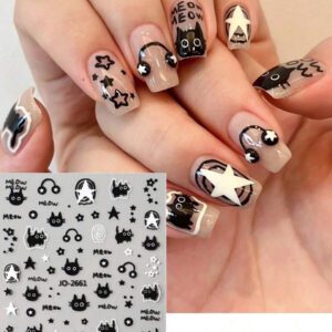 2 pièces Autocollants d'art pour ongles style japonais, motifs mignons de chats noirs, étoiles et dessins animés blancs. Décorations pour ongles, charms DIY. Appliquez une couche de vernis à ongles transparent ou de top coat sur la surface, et vos ongles auront un aspect plus beau et les autocollants dureront plus longtemps.