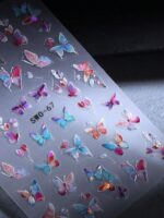 2 pièces Autocollants d'art pour ongles décalques 5D gaufrés à motifs de fleurs bleues. Designs d'art pour ongles avec fleurs dégradées, motifs de vignes et texture de pétales. Feuilles de recouvrement complet pour décoration des ongles. Accessoires de manucure. – Image 8
