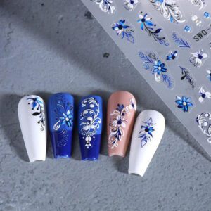 2 pièces Autocollants d'art pour ongles décalques 5D gaufrés à motifs de fleurs bleues. Designs d'art pour ongles avec fleurs dégradées, motifs de vignes et texture de pétales. Feuilles de recouvrement complet pour décoration des ongles. Accessoires de manucure.