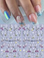 2 pièces Autocollants d'art pour ongles décalques 5D gaufrés à motifs de fleurs bleues. Designs d'art pour ongles avec fleurs dégradées, motifs de vignes et texture de pétales. Feuilles de recouvrement complet pour décoration des ongles. Accessoires de manucure. – Image 21
