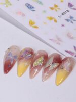 2 pièces Autocollants d'art pour ongles décalques 5D gaufrés à motifs de fleurs bleues. Designs d'art pour ongles avec fleurs dégradées, motifs de vignes et texture de pétales. Feuilles de recouvrement complet pour décoration des ongles. Accessoires de manucure. – Image 38