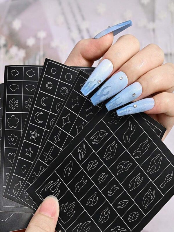 25 feuilles de pochoirs pour aérographe et autocollants pour ongles, 25 pièces de décalcomanies 3D pour ongles de printemps et d'été avec motifs de fleurs, lune, étoiles, cœur, papillon, ruban, nœud, croix française et design ajouré pour la décoration des ongles – Image 5