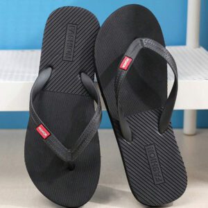 Tongs d"été pour hommes, sandales décontractées à enfiler, antidérapantes et résistantes à l"usure, chaussures de plage extérieures à la mode avec semelle souple