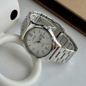 1 pièce Nouvelle montre à quartz pour hommes avec double affichage du calendrier, montre de poignet mode haut de gamme convenant à un port quotidien, peut être offerte en cadeau à des amis ou à des proches