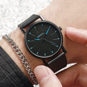 4 pièces/set Montre pour homme avec 2 bracelets noirs, boîtier rond à cadran à quartz mode, et 2 bracelets de chaîne. Pour la décoration quotidienne en tant que cadeau