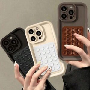 Étui de téléphone à texture de bambou rose avec décoration de papillon mignon, compatible avec 16 Pro Max/16 Pro/16/16 Plus, 15 Pro Max/15 Pro/15/15 Plus, 14 Pro Max/14 Pro/14/14 Plus, 13 Pro Max/13/13 Pro, 12, 11, XR, SE 2022. Étanche, antichoc, anti-chute et résistant aux rayures.