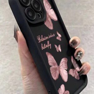1 pièce Étui de téléphone mignon et minimaliste avec papillon rose pastel et texte anglais. Cadre de lentille rose mat au design en degrés avec une protection complète. Compatible avec Samsung/Galaxy/OPPO/VIVO/Honor/Realme. Étanche, antichoc et résistant aux rayures