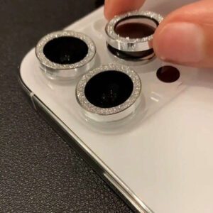 3 pièces Protecteur d'anneau métallique compatible avec 16 15 14 13 11 12 Pro Max Mini Protection de l'objectif de la caméra. Compatible avec 11 14 Pro Max. Cadeau pour l'anniversaire, la famille, les amis. Cristal scintillant, protecteur d'objectif, accessoires de téléphone. Étanche, antichoc, anti-chute, anti-rayures, anti-traces de doigts, protection complète