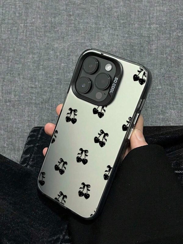 Étui de téléphone antichute à motif de cerise noire IMD, compatible avec Apple 16/11/12/13/14/15/15 Pro/15 Plus/15 Pro Max/7 Plus/8 Plus/X/Xs Max/Xr/11 Pro/12 Pro/13 Pro/14 Pro/12 Mini/13 Mini/11 Pro Max/12 Pro Max/13 Pro Max/14 Pro Max/14 Plus/6/6s/6 Plus/7/8/16 Pro/16 Plus/16 Pro Max/SE et compatible avec Samsung Galaxy/A54/A14/A12/A13/A15/A32/A33/A24/A52S/S20/S21/S22/S23/S24/S23 Plus/S24 Ultra. Étanche, antichoc et résistant aux rayures. – Image 3