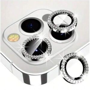 1 set de film protecteur de lentille de caméra avec strass flash compatible avec 12/12 Mini/12 Pro/12 Pro Max, 13/13 Mini/13 Pro/13 Pro Max, 11/11 Pro/11 Pro Max, 14/14 Plus/14 Pro/14 Pro Max, 15/15 Plus/15 Pro/15 Pro Max. Couvercle de caméra en verre trempé décoré de strass incrustés. Cadeau coloré de strass étincelant pour l'anniversaire, la famille et les amis. Protecteur de lentille, accessoires de téléphone étanches, antichoc, anti-rayures et anti-traces de doigts, avec protection complète.