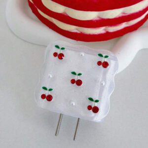 5 pièces Ensemble de chargeur de téléphone portable avec design de tulipe blanche métallique et perle 20W/18W, câble de protection de chargement, boîtier de protection de la tête de chargement, compatible avec le câble de chargeur , accessoires de chargeur, accessoires de téléphone