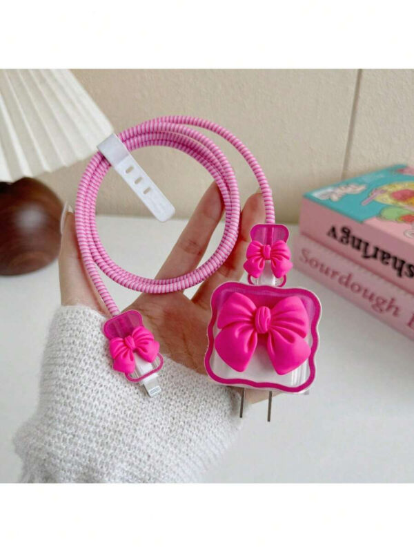 5 pièces Ensemble de boîtier de chargeur de téléphone compatible avec le chargeur Apple 18/20W avec boîtier de chargeur à nœud rose fuchsia 3D et câble de données avec corde de protection compatible avec les téléphones mobiles 16/15/14/13/12/11. Étui en TPU doux anti-rayures et anti-casse, protecteur de câble de chargeur – Image 4